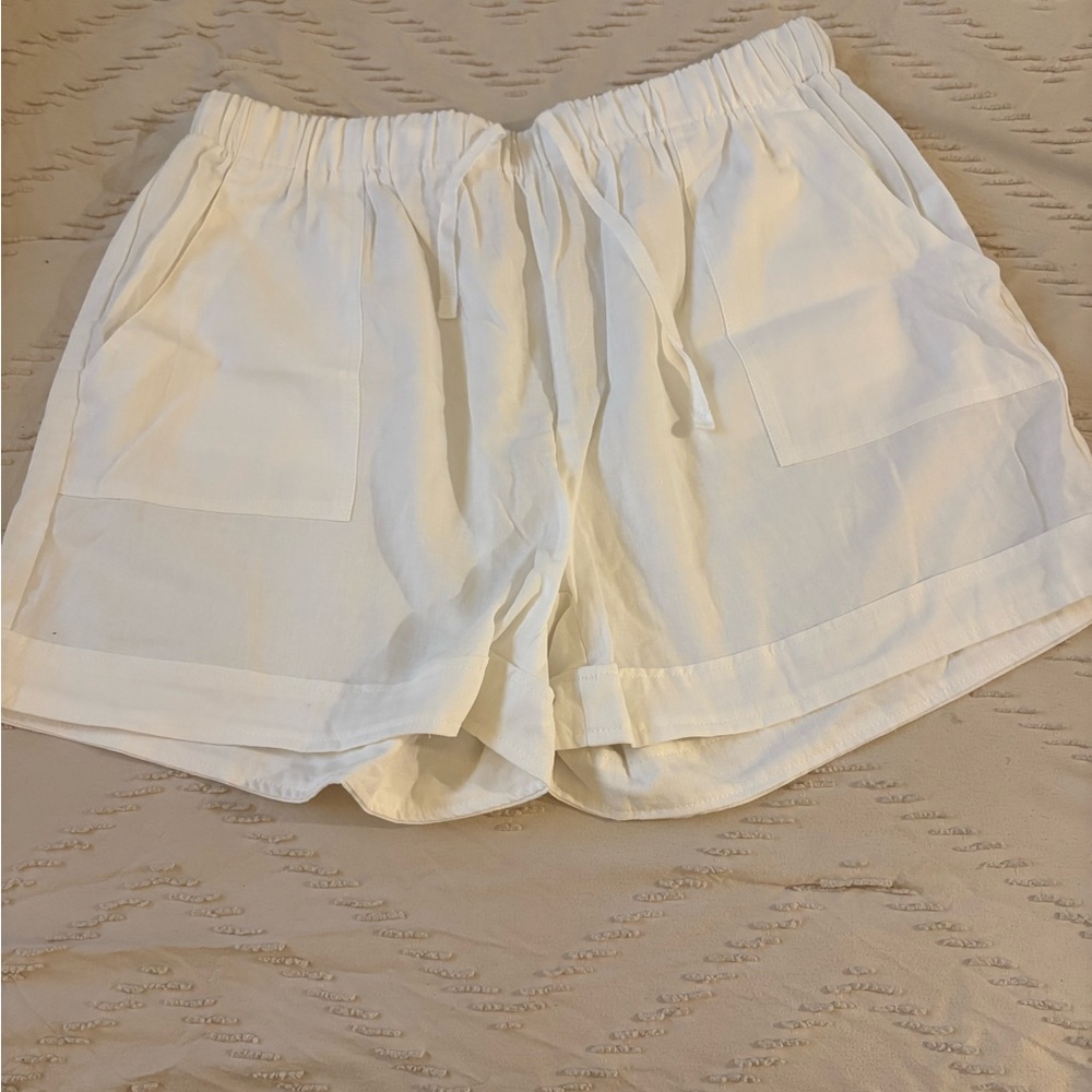 Women's White Linen Shorts